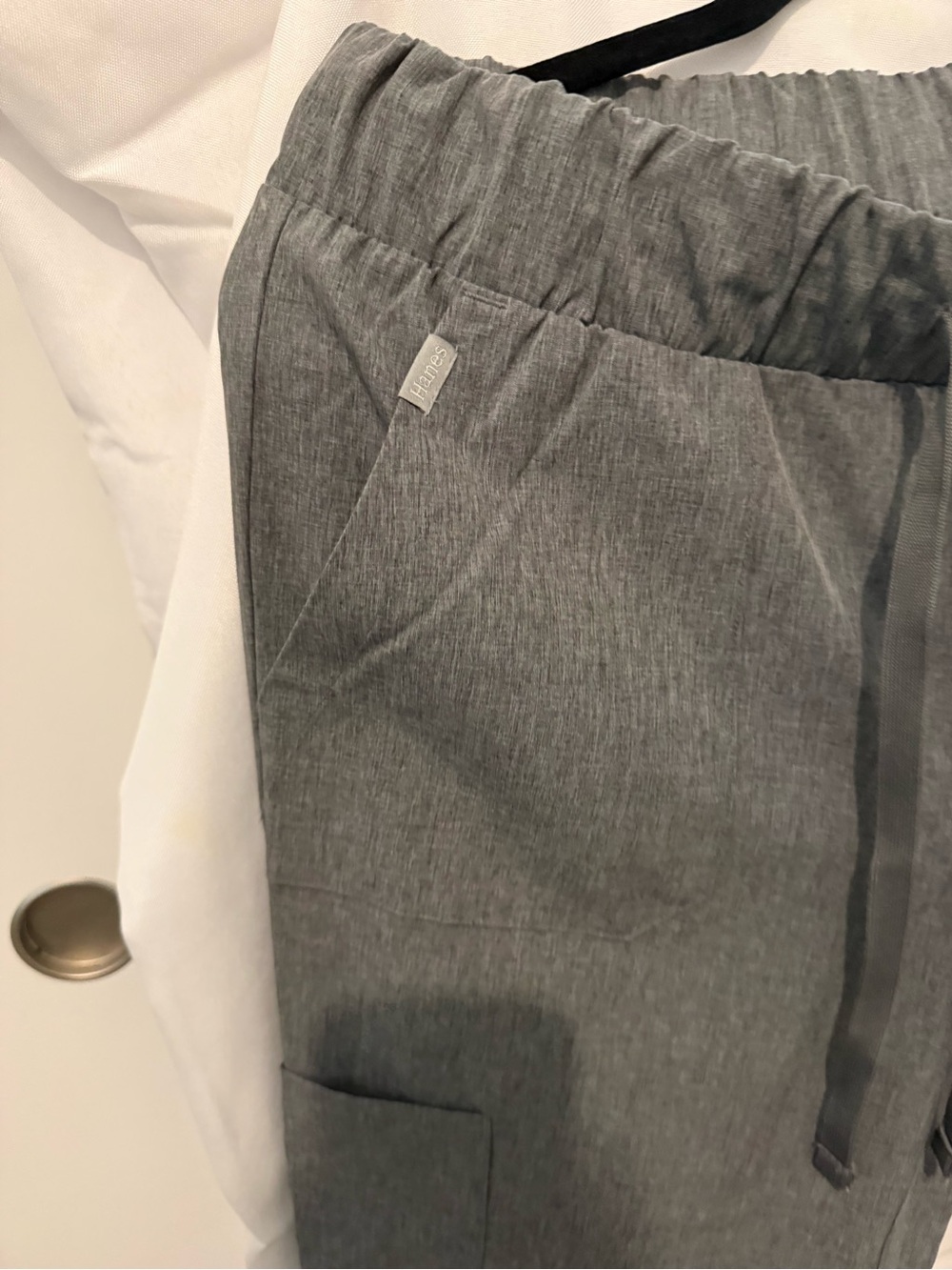 Hanes Gray Scrub set with Utility Pockets in size medium - Picture 3 of 8